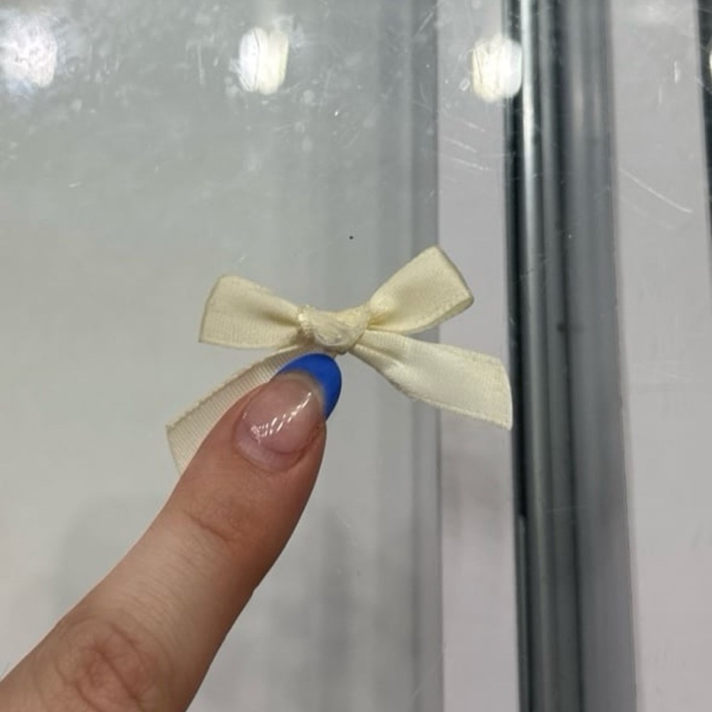 Small bow - Picture 3 of 3